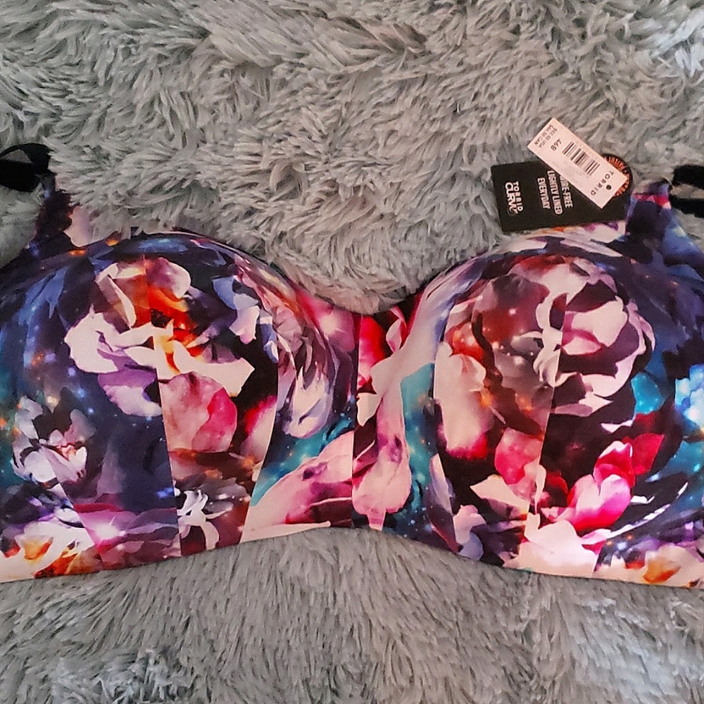 NWT TORRID CURVE BRA. 46B